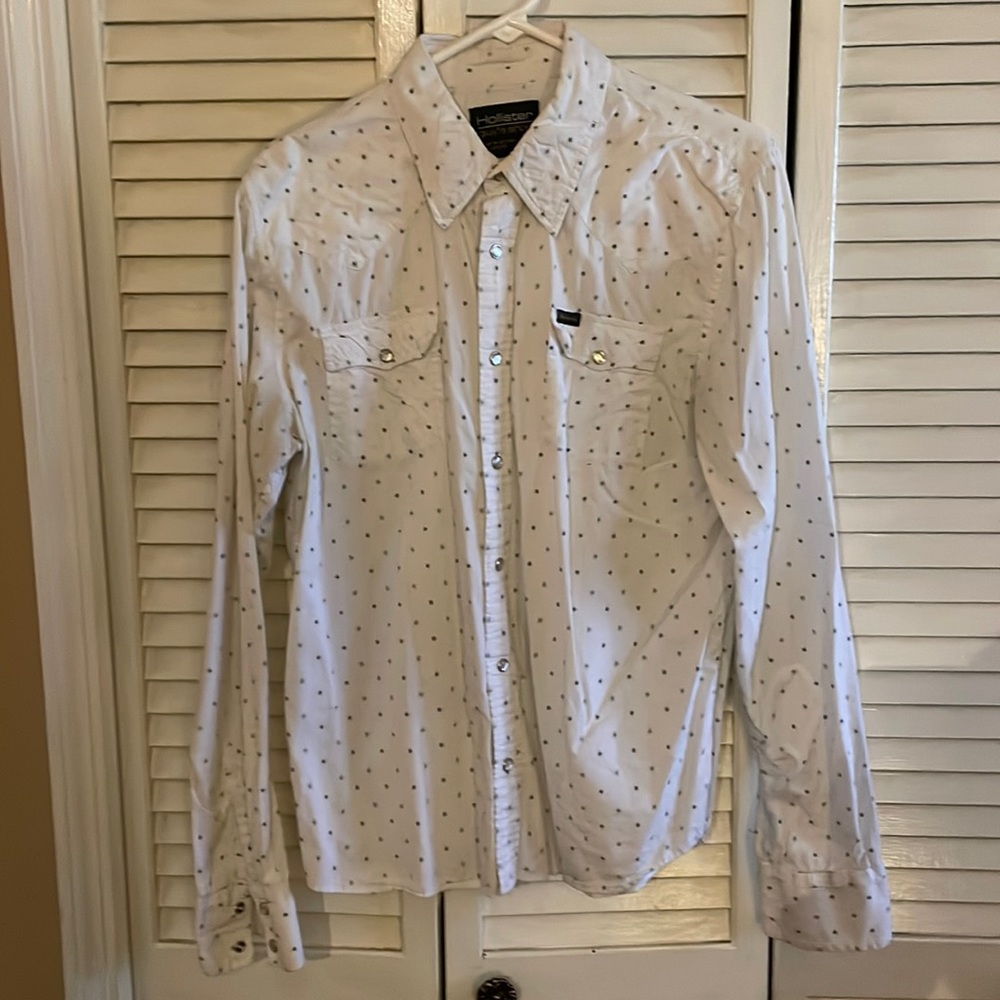 Hollister peal snap shirt